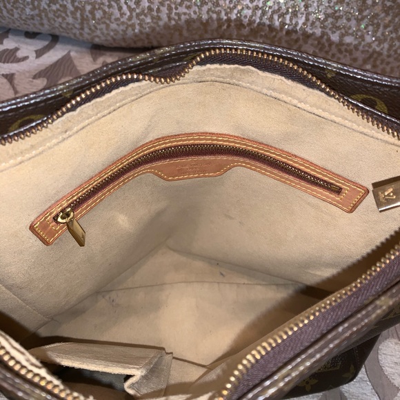 Authentic Louis Vuitton Looping GM - Picture 7 of 8